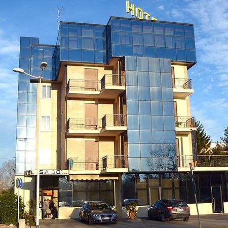 Hotel Sabo' คาสเตล มักจิโอเร ภายนอก รูปภาพ