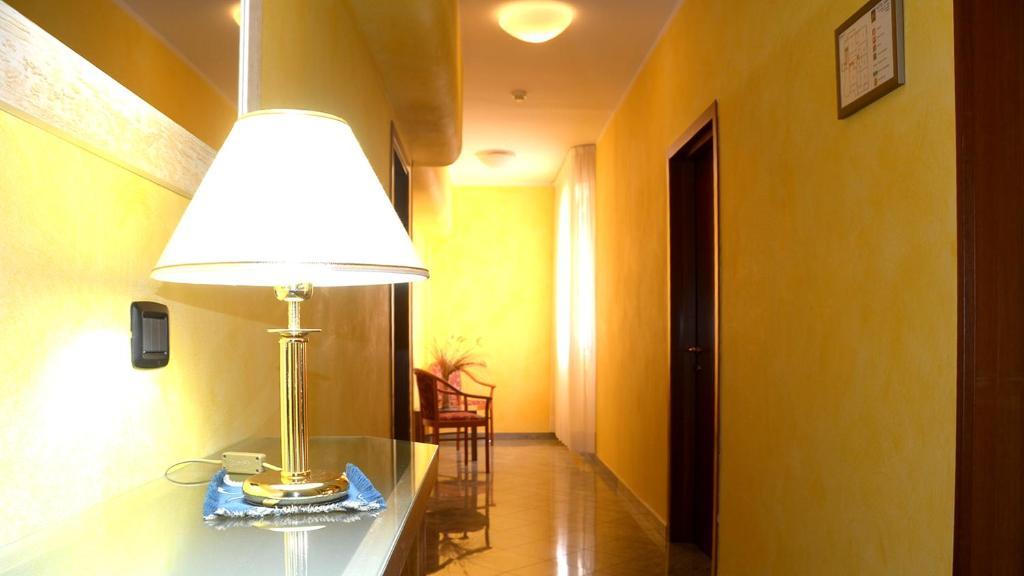 Hotel Sabo' คาสเตล มักจิโอเร ภายนอก รูปภาพ