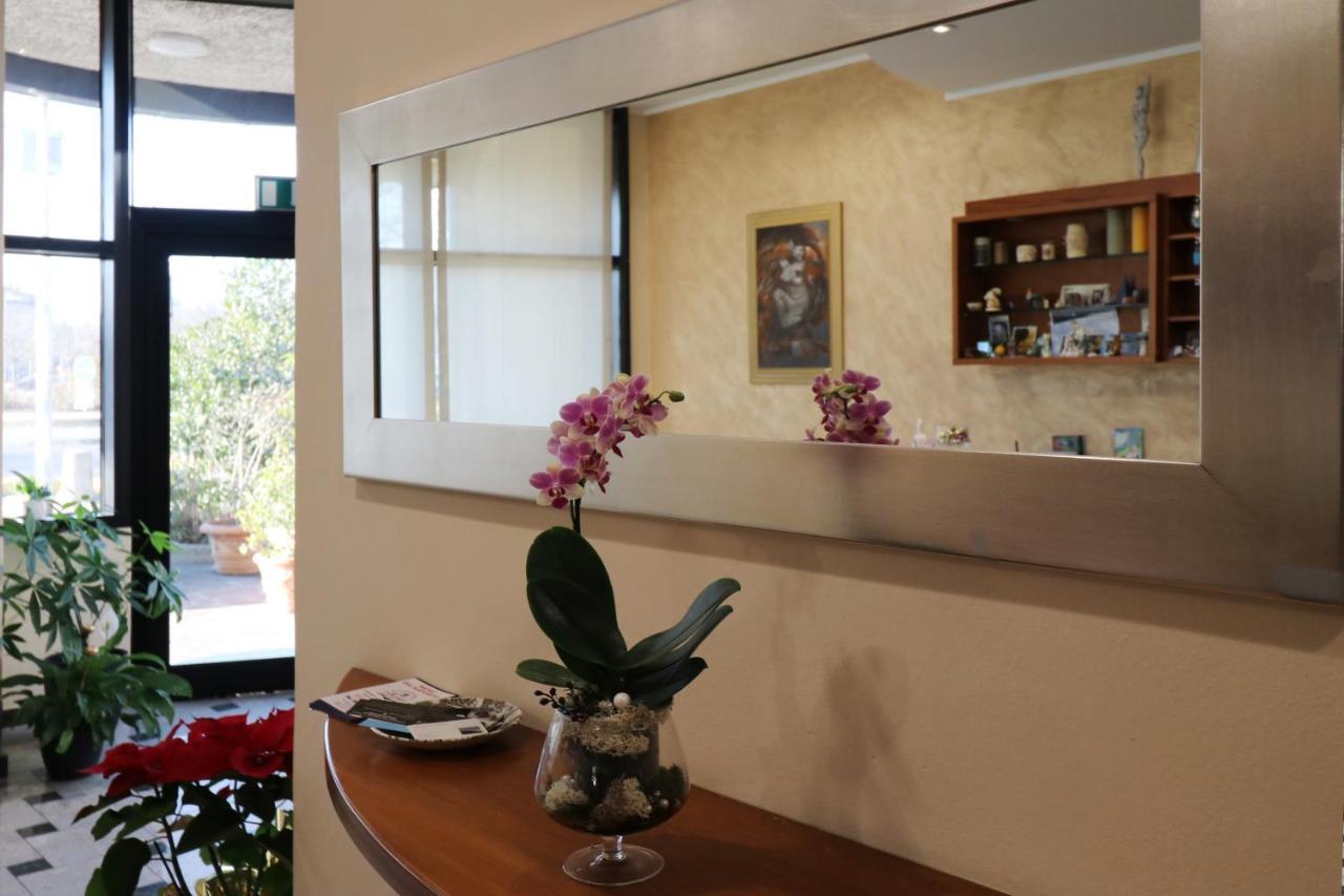 Hotel Sabo' คาสเตล มักจิโอเร ภายนอก รูปภาพ