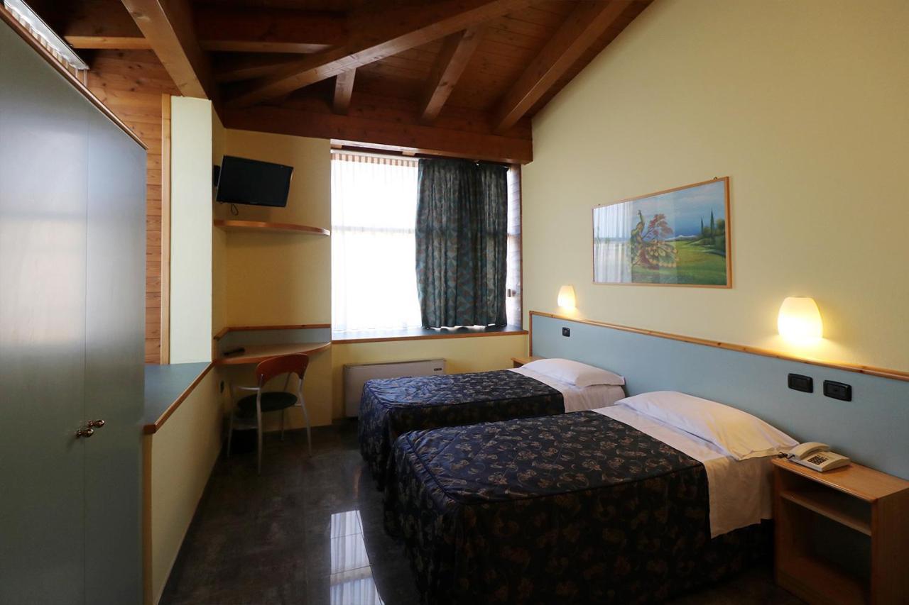 Hotel Sabo' คาสเตล มักจิโอเร ภายนอก รูปภาพ