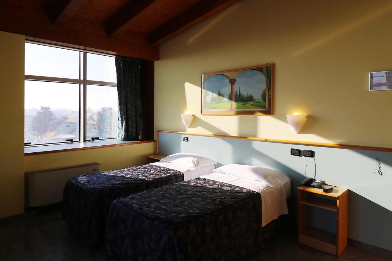 Hotel Sabo' คาสเตล มักจิโอเร ภายนอก รูปภาพ
